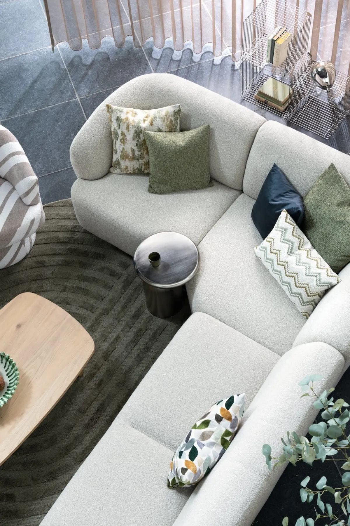 Clearance XOOON BeautiQ - Chic kussen 60x60cm in de kleur Olijf - COCOmaison