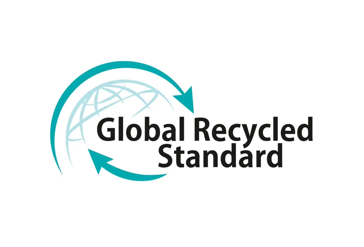 Clearance XOOON BeautiQ - Chic kussen 60x60cm in de kleur Olijf - COCOmaison