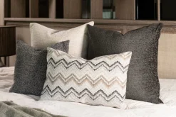 Best XOOON BeautiQ - Lush kussen 40x60cm in de kleur Antraciet