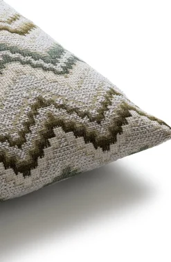 Discount XOOON BeautiQ - Lush kussen 40x60cm in de kleur Olijf - COCOmaison