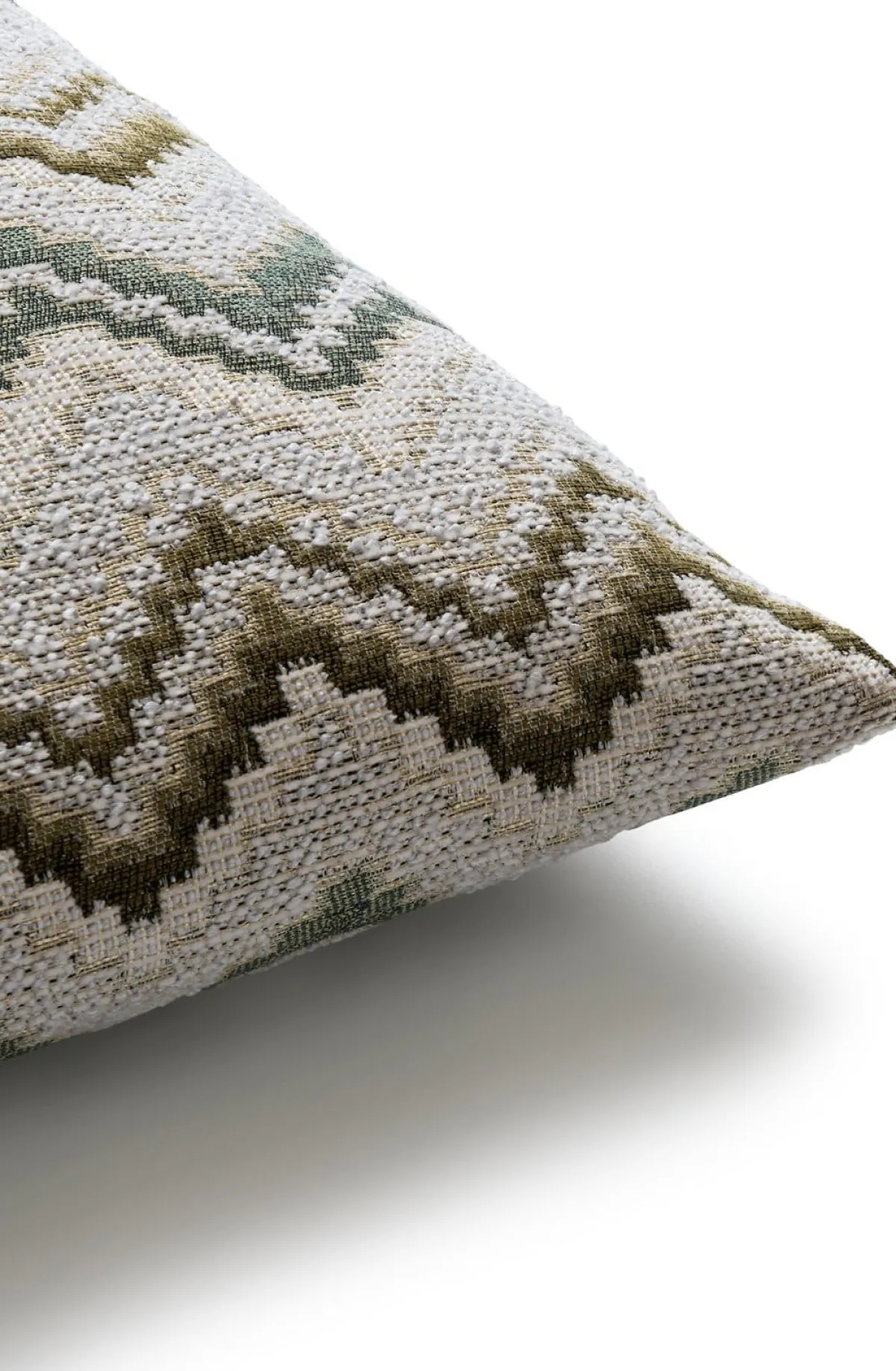 Discount XOOON BeautiQ - Lush kussen 40x60cm in de kleur Olijf - COCOmaison