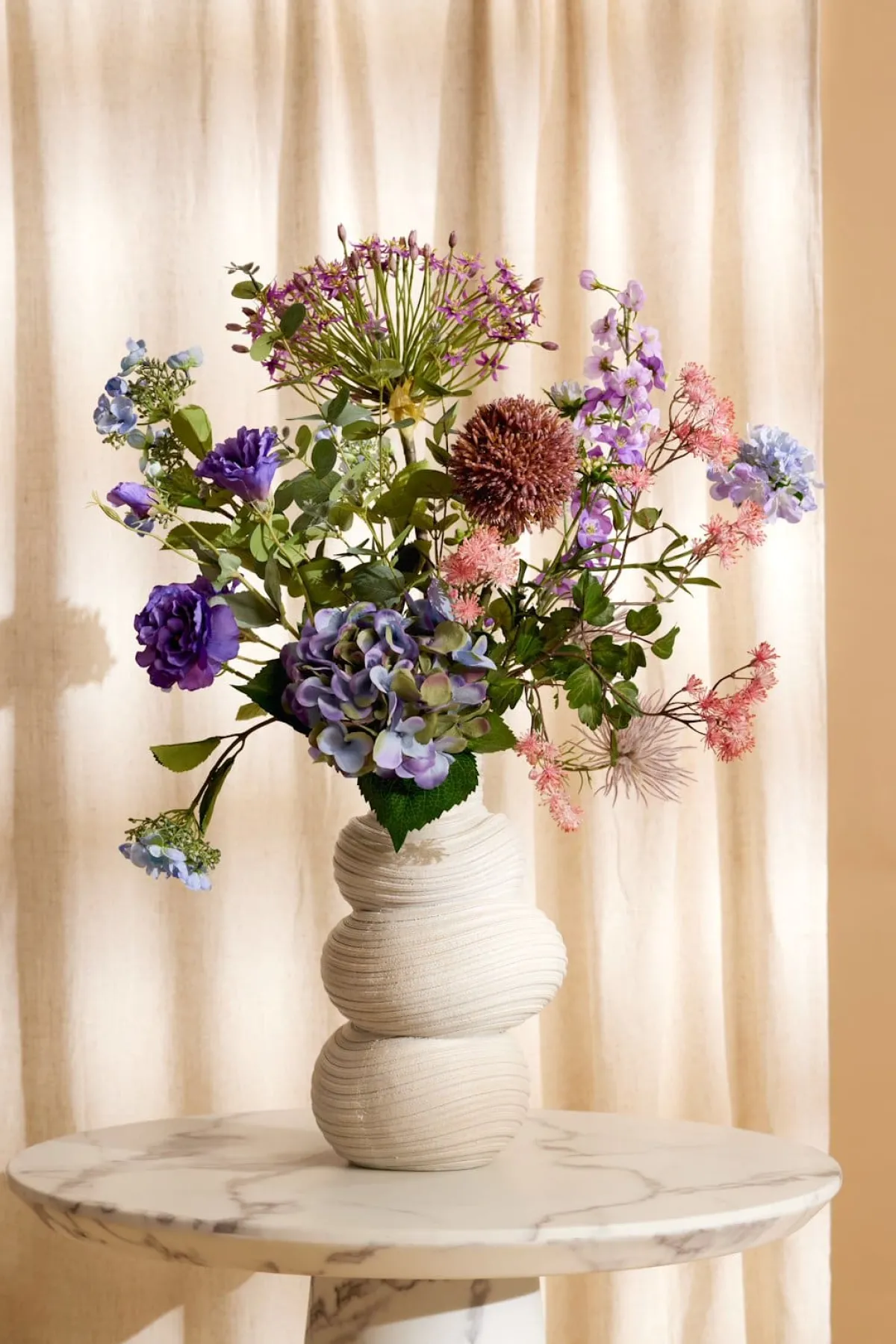 XOOON Juul vaas H36,6cm in de kleur Crème - COCOmaison