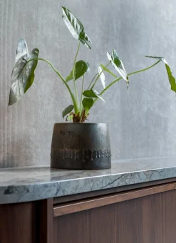 New XOOON Lara keramieken bloempot met metallic finish H17cm