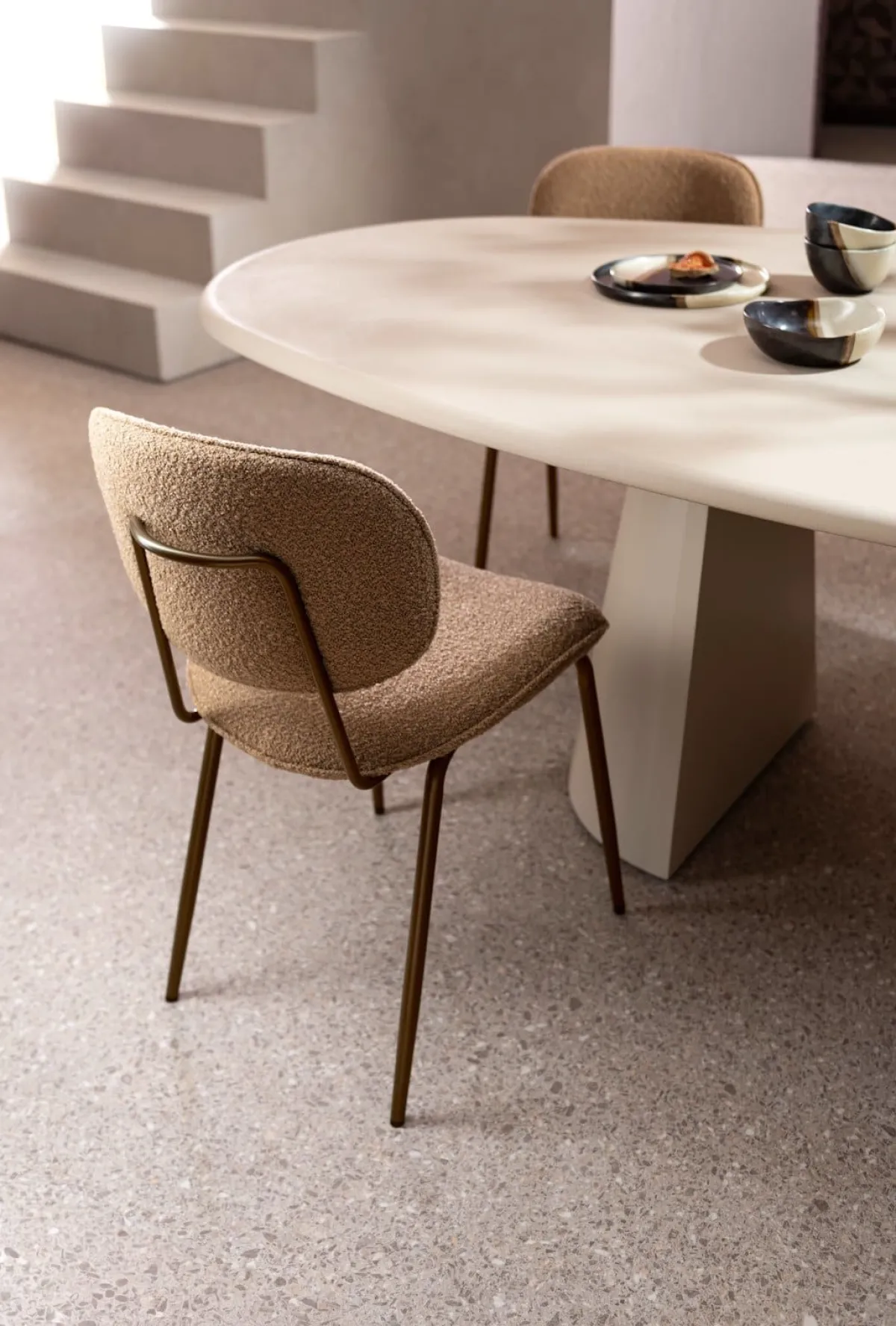 Hot XOOON Lexi, eetkamerstoel - steelbrown - stof Cloudy - Okergeel