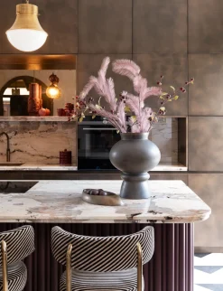 XOOON Lovia vaas (H43cm) in de kleur Bruin - COCOmaison