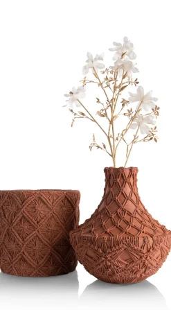 XOOON Maeve pot H26cm in de kleur Terra Cotta - COCOmaison