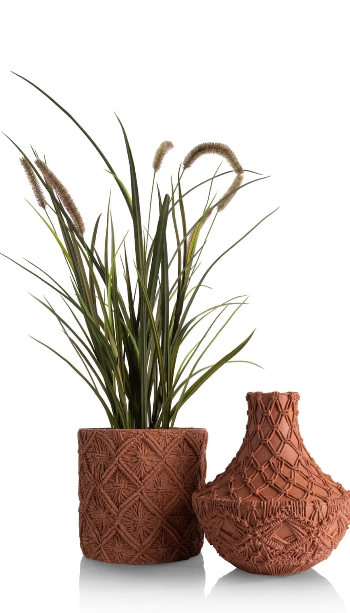 XOOON Maeve pot H26cm in de kleur Terra Cotta - COCOmaison