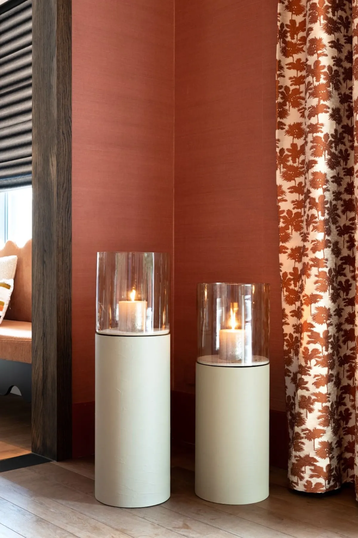 Online XOOON Reza windlicht (H74cm) in de kleur Taupe - COCOmaison