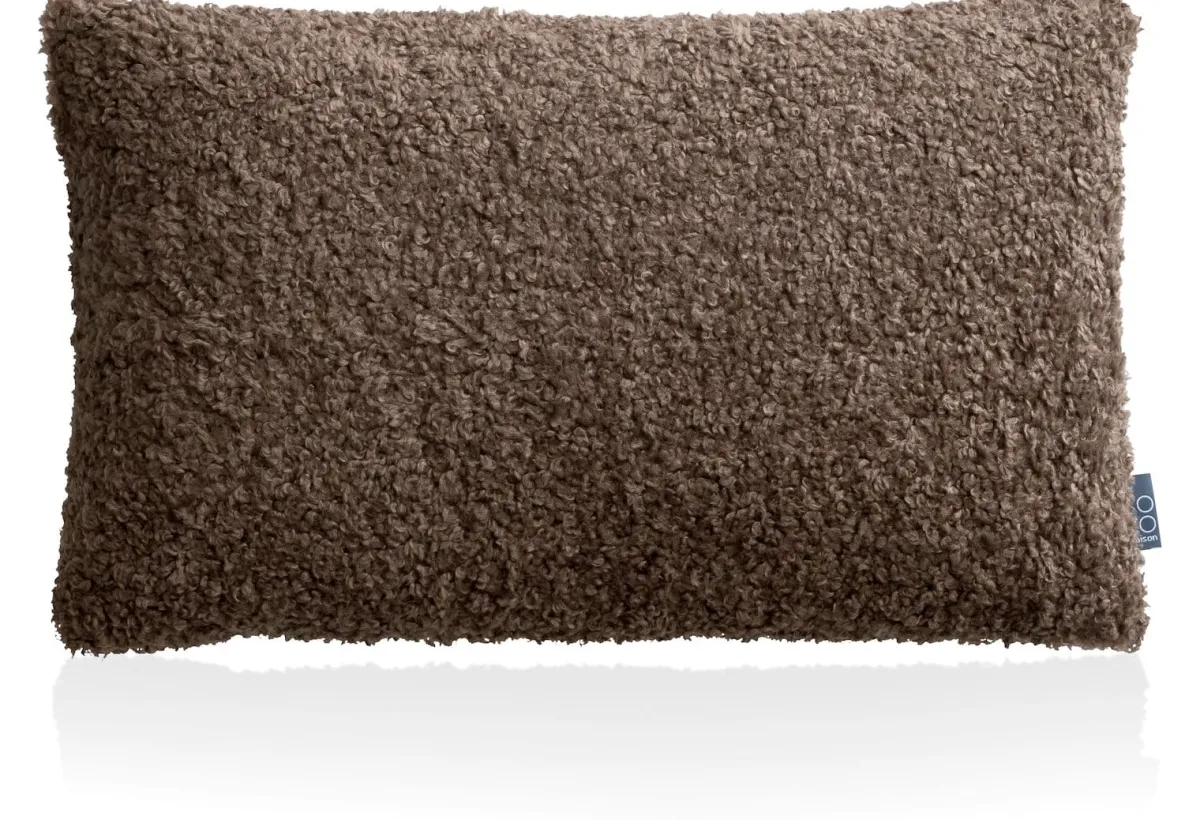 Online XOOON Teddy kussen 30x50cm in de kleur Bruin - COCOmaison