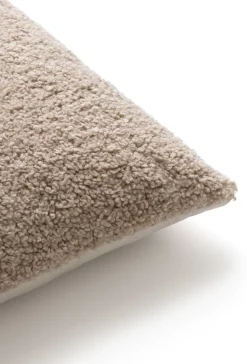 Hot XOOON Teddy kussen 45x45cm in de kleur Beige - COCOmaison