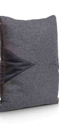 Sale XOOON Timeless Aria kussen 45x45cm in de kleur Antraciet - COCOmaison