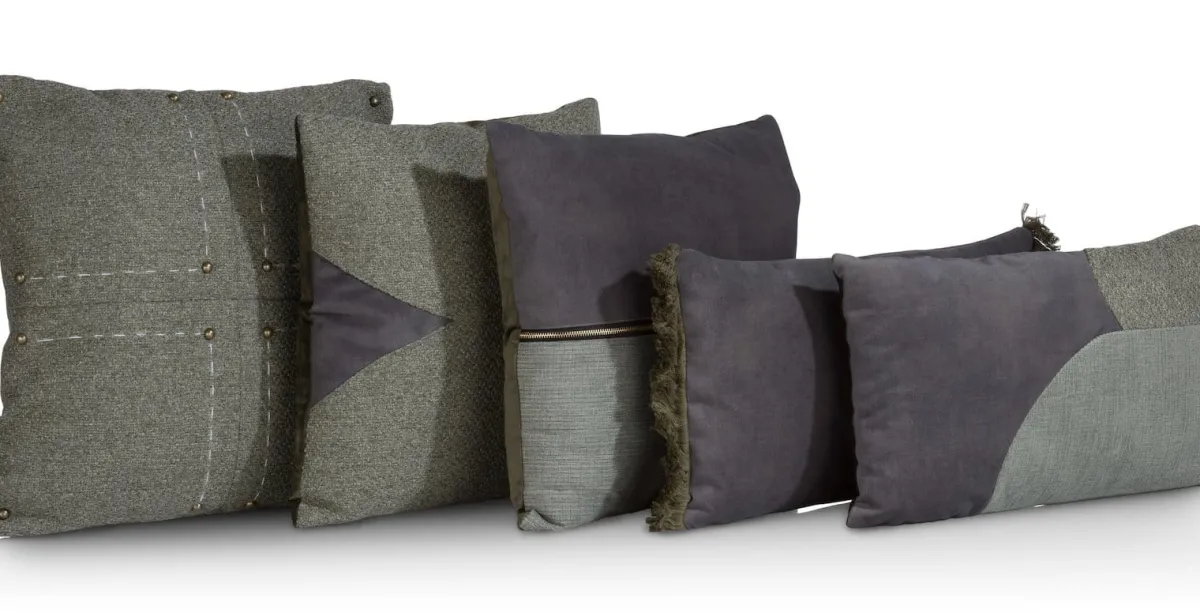 Discount XOOON Timeless Aria kussen 45x45cm in de kleur Olijf - COCOmaison