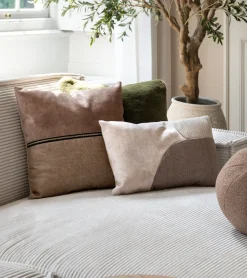 Clearance XOOON Timeless Evie kussen 45x45cm in de kleur Olijf - COCOmaison