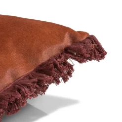 Best XOOON Timeless Mila kussen 30x50cm in de kleur Koper - COCOmaison