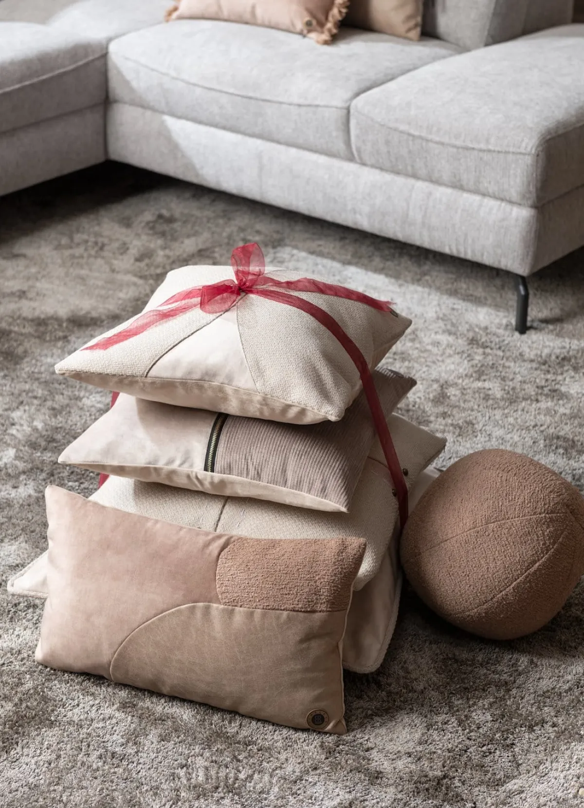 Outlet XOOON Timeless Scott kussen dia 25cm in de kleur Camel - COCOmaison