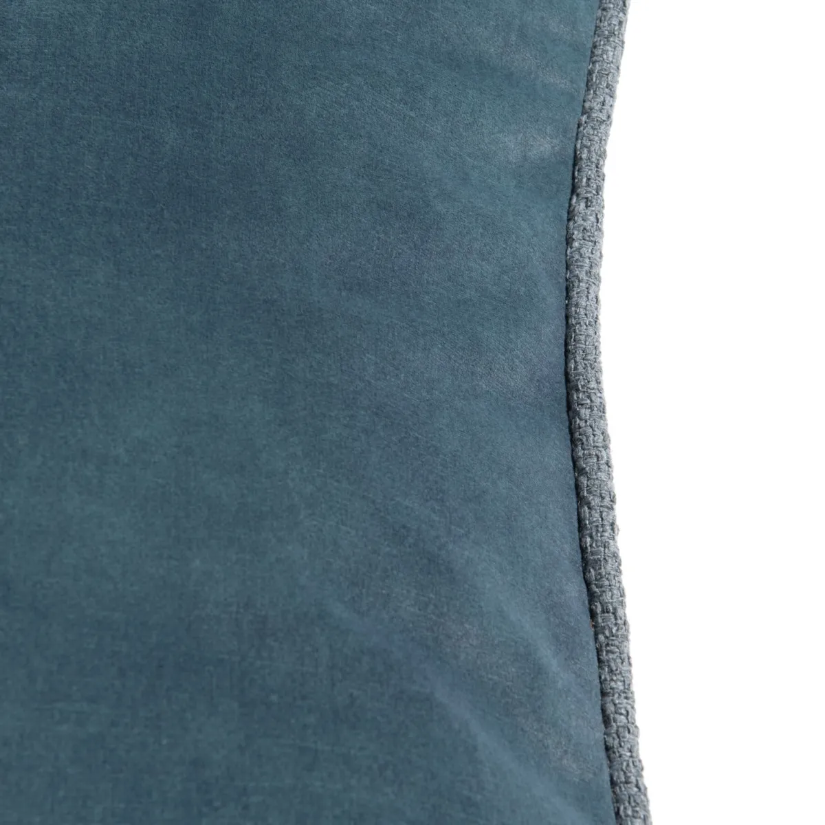 Online XOOON Timeless Sean kussen 60x60cm in de kleur Blauw - COCOmaison