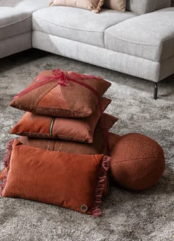 Best XOOON Timeless Sofia kussen 45x45cm in de kleur Koper - COCOmaison