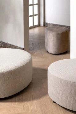 Clearance XOOON ZAYNA poef driehoek 65 cm - H40cm |